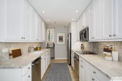57 E Delaware Place #3202, Chicago, IL 60611 - Photo 7