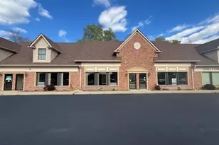 4 Cedar Ridge Dr, Lake in the Hills, IL 60156 - Photo 1