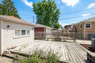 2820 W 100th Pl, Evergreen Park, IL 60805 - Photo 17