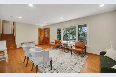 [Address not provided], Glen Ellyn, IL 60137 - Photo 3