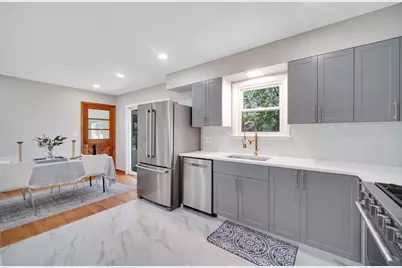 [Address not provided], Glen Ellyn, IL 60137 - Photo 9