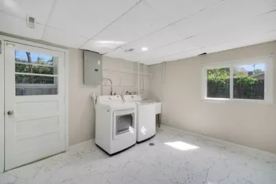 [Address not provided], Glen Ellyn, IL 60137 - Photo 19