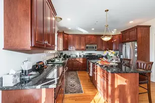 9322 S 83rd Ct, Hickory Hills, IL 60457 - Photo 7