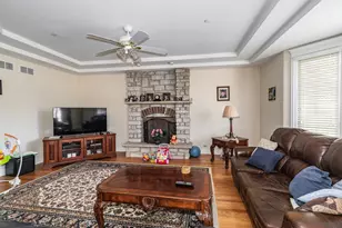 9322 S 83rd Ct, Hickory Hills, IL 60457 - Photo 9