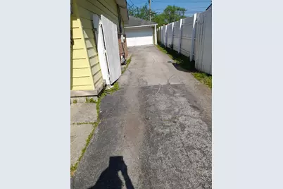 1373 Stanley Boulevard, Calumet City, IL 60409 - Photo 5