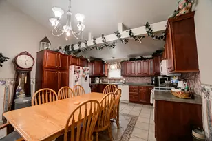 205 N Park St, Milford, IL 60953 - Photo 9