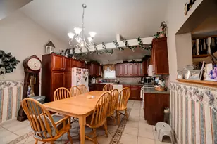 205 N Park St, Milford, IL 60953 - Photo 7