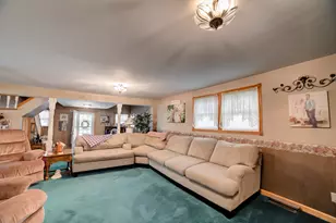 205 N Park St, Milford, IL 60953 - Photo 5
