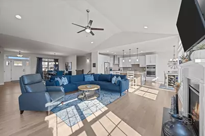 4N363 Norton Glen Boulevard, Saint Charles, IL 60175 - Photo 7