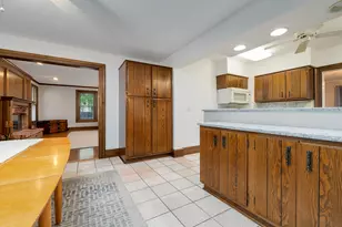 321 E Chamberlin St, Dixon, IL 61021 - Photo 17