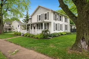 321 E Chamberlin St, Dixon, IL 61021 - Photo 3