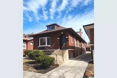 7227 S Bennett Avenue, Chicago, IL 60649 - Photo 1