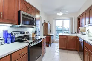 601 Lake Hinsdale Dr, Willowbrook, IL 60527 - Photo 11