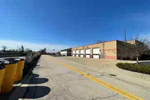 511 Rockland Rd, Lake Bluff, IL 60044 - Photo 15