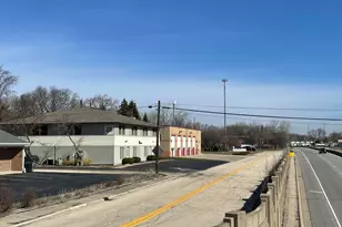 8 N Skokie Hwy, Lake Bluff, IL 60044 - Photo 3