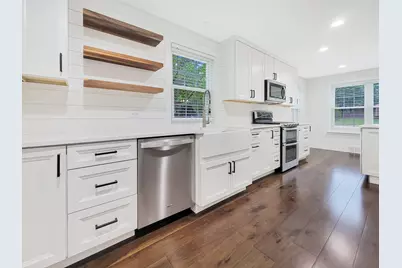 401 S Fourth Avenue, Libertyville, IL 60048 - Photo 3