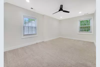 401 S Fourth Avenue, Libertyville, IL 60048 - Photo 15