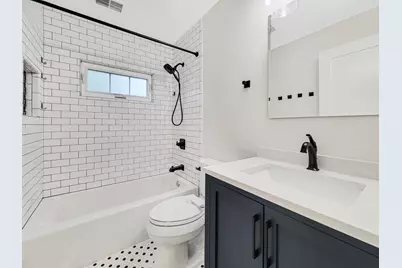 401 S Fourth Avenue, Libertyville, IL 60048 - Photo 19