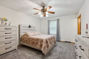 307 Shelden Dr, Winnebago, IL 61088 - Photo 13