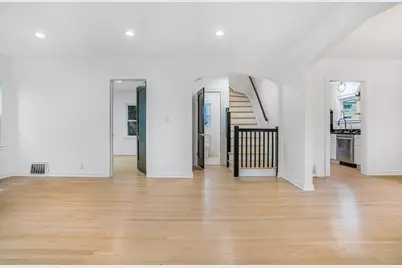 9602 S Troy Avenue, Evergreen Park, IL 60805 - Photo 5