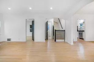 9602 S Troy Ave, Evergreen Park, IL 60805 - Photo 5