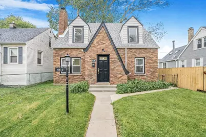 9602 S Troy Avenue, Evergreen Park, IL 60805 - Photo 1