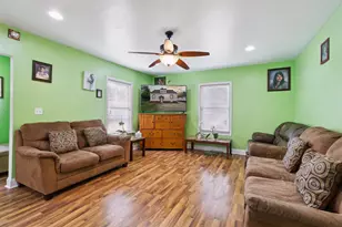 323 Tay St, Rockford, IL 61102 - Photo 7