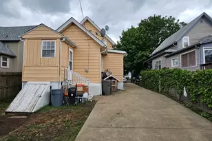 315 Vandalia St, Elgin, IL 60123 - Photo 17