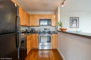 655 W Irving Park Rd, Chicago, IL 60613 - Photo 15