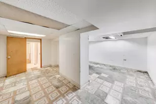 7649 S Dobson Ave, Chicago, IL 60619 - Photo 23