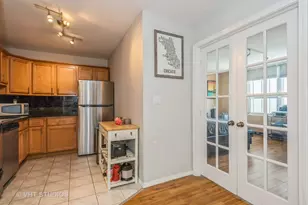 655 W Irving Park Rd, Chicago, IL 60613 - Photo 19