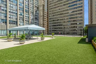 655 W Irving Park Rd, Chicago, IL 60613 - Photo 23