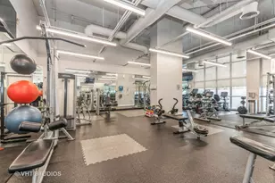 655 W Irving Park Rd, Chicago, IL 60613 - Photo 27