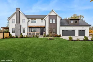 2411 Woodlawn Rd, Northbrook, IL 60062 - Photo 1