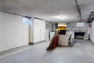 10548 Crown Rd, Franklin Park, IL 60131 - Photo 7