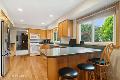 717 Burris Avenue, Lake Bluff, IL 60044 - Photo 7