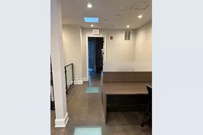 154 W Superior Street, Chicago, IL 60654 - Photo 17