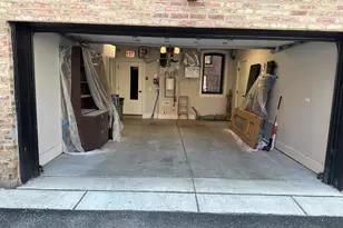 154 W Superior St, Chicago, IL 60654 - Photo 3