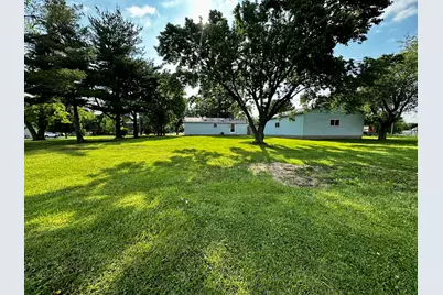 1008 Bloomington Street, Dewitt, IL 61735 - Photo 13