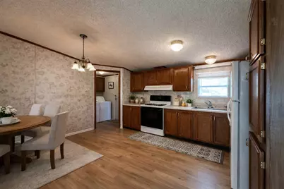 1008 Bloomington Street, Dewitt, IL 61735 - Photo 5