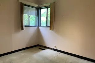 323 Windsor St, Park Forest, IL 60466 - Photo 9