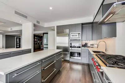 800 N Michigan Avenue #4801, Chicago, IL 60611 - Photo 9