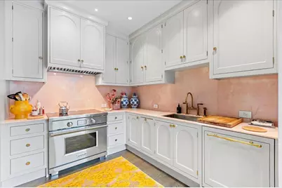 159 E Walton Place #8C, Chicago, IL 60611 - Photo 7