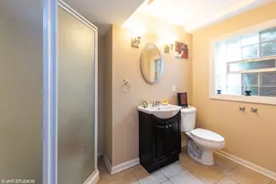 15760 Church Dr, South Holland, IL 60473 - Photo 9