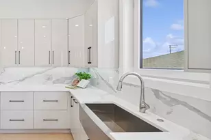 967 E 62nd St, Chicago, IL 60637 - Photo 5