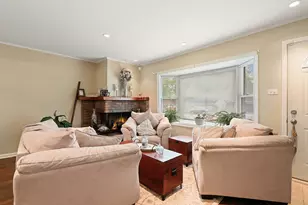 106 Blackhawk Dr, Park Forest, IL 60466 - Photo 3