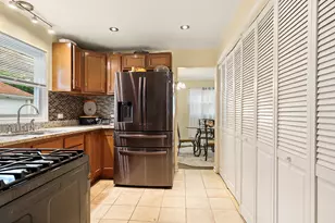 106 Blackhawk Dr, Park Forest, IL 60466 - Photo 9