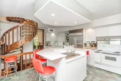 8080 Wolf Road, Burr Ridge, IL 60527 - Photo 21