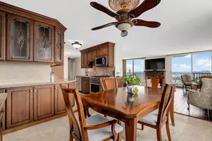 40 N Tower Rd, Oak Brook, IL 60523 - Photo 7