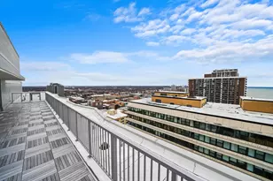 5757 N Sheridan Rd, Chicago, IL 60660 - Photo 33